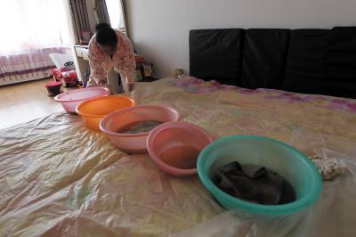 上饶楼上漏水，住户失联，小区没物管，业主维权难！律师来支招……